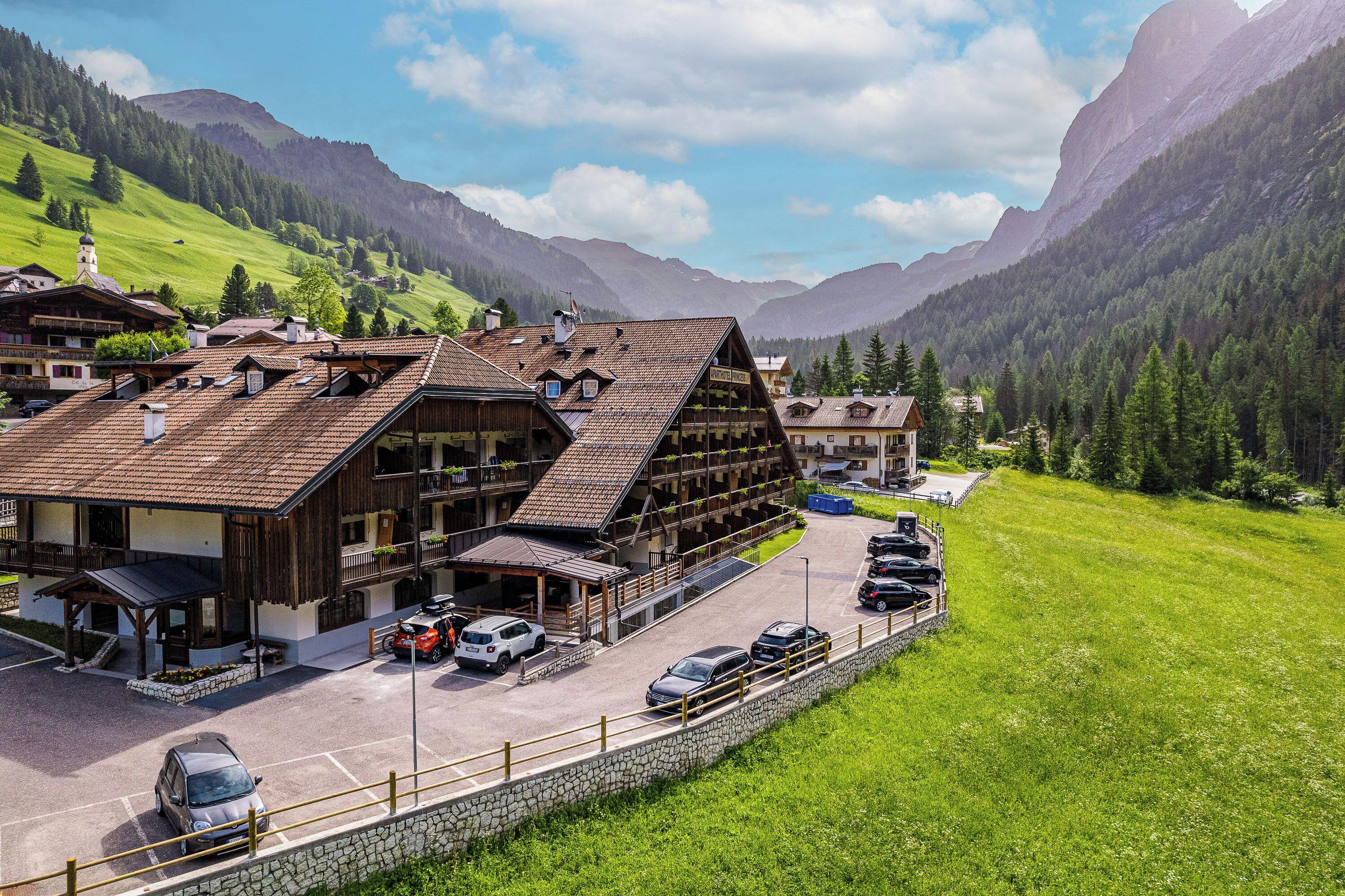 Soggiornare vicino a Rodella des Alpes: 8 Hotel Family a Confronto